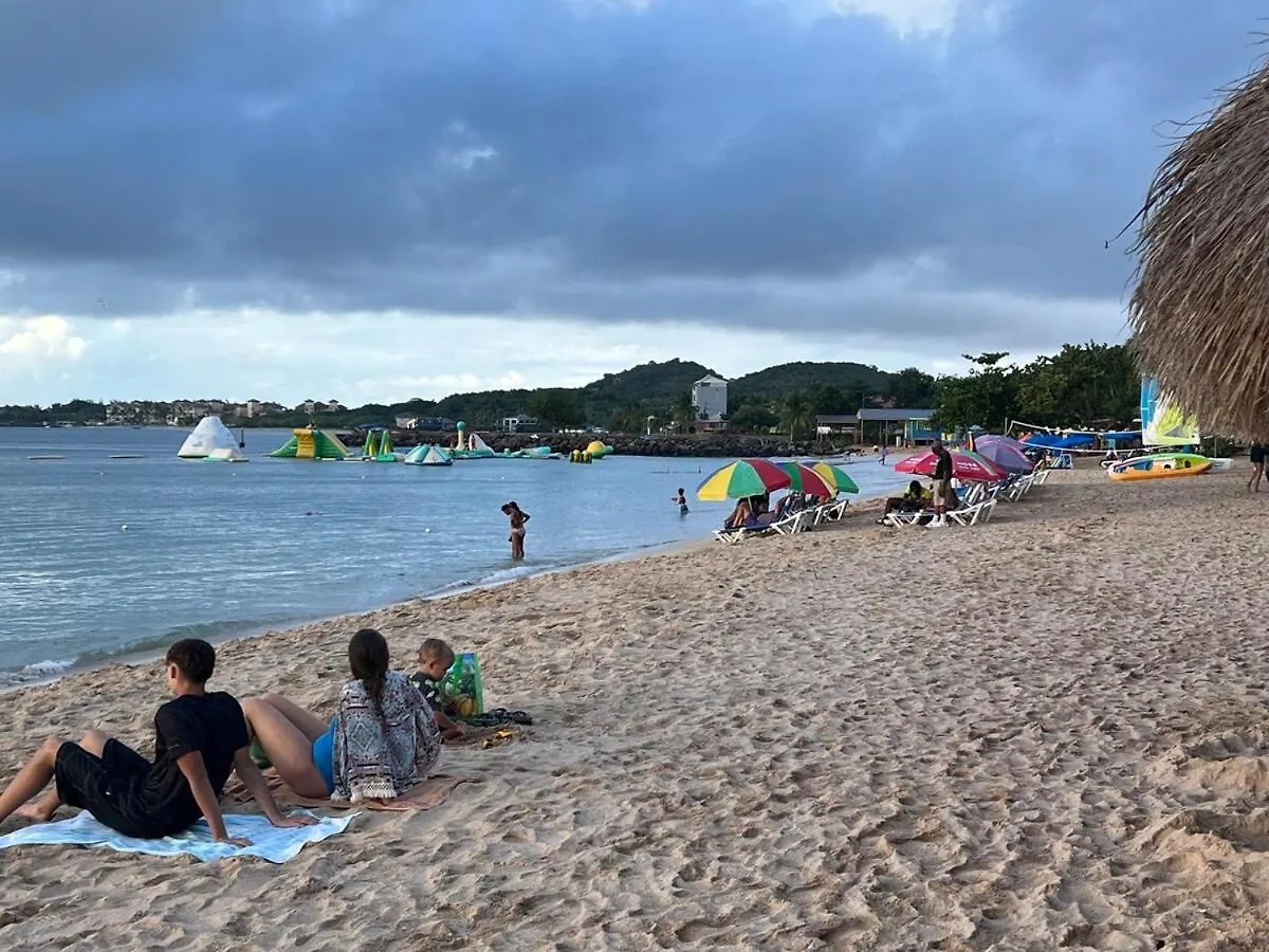 Cozy & Cute Beach Apt Rodney Bay 0*,  Saint Lucia